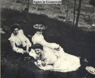 12-Untertan-Agnes-in-Grunewald.jpg