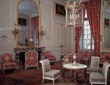 01-Absolute_Versailles_Salon.jpg