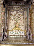 Queen's-Bed.jpg